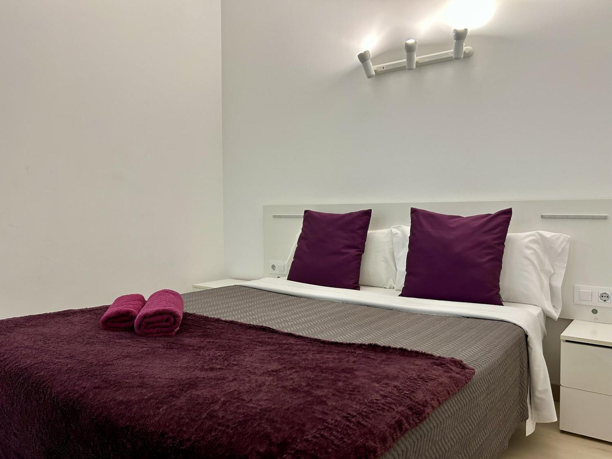 Apartahotel Baldiri Sant Boi de Llobregat Eksteriør billede