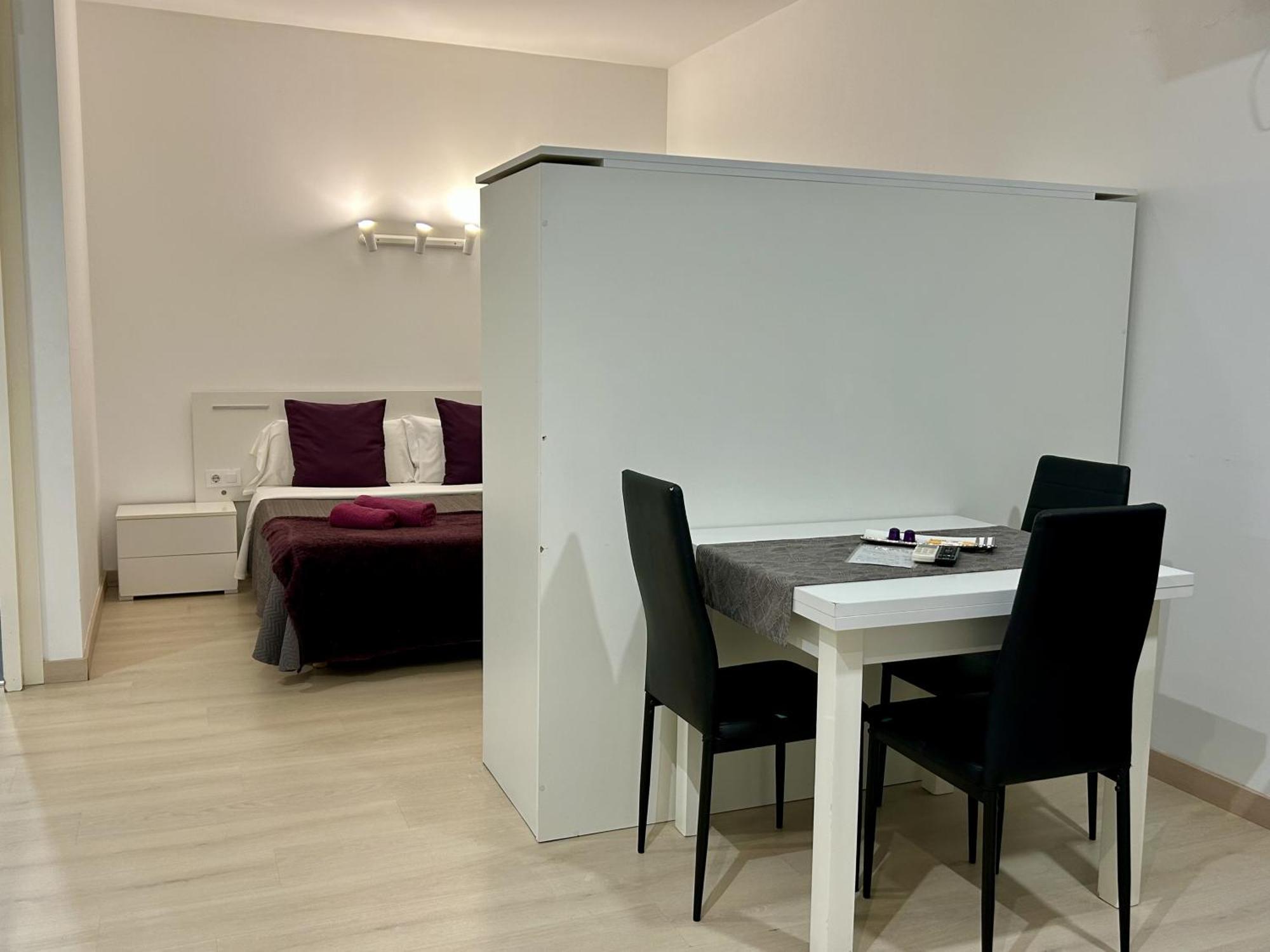 Apartahotel Baldiri Sant Boi de Llobregat Eksteriør billede